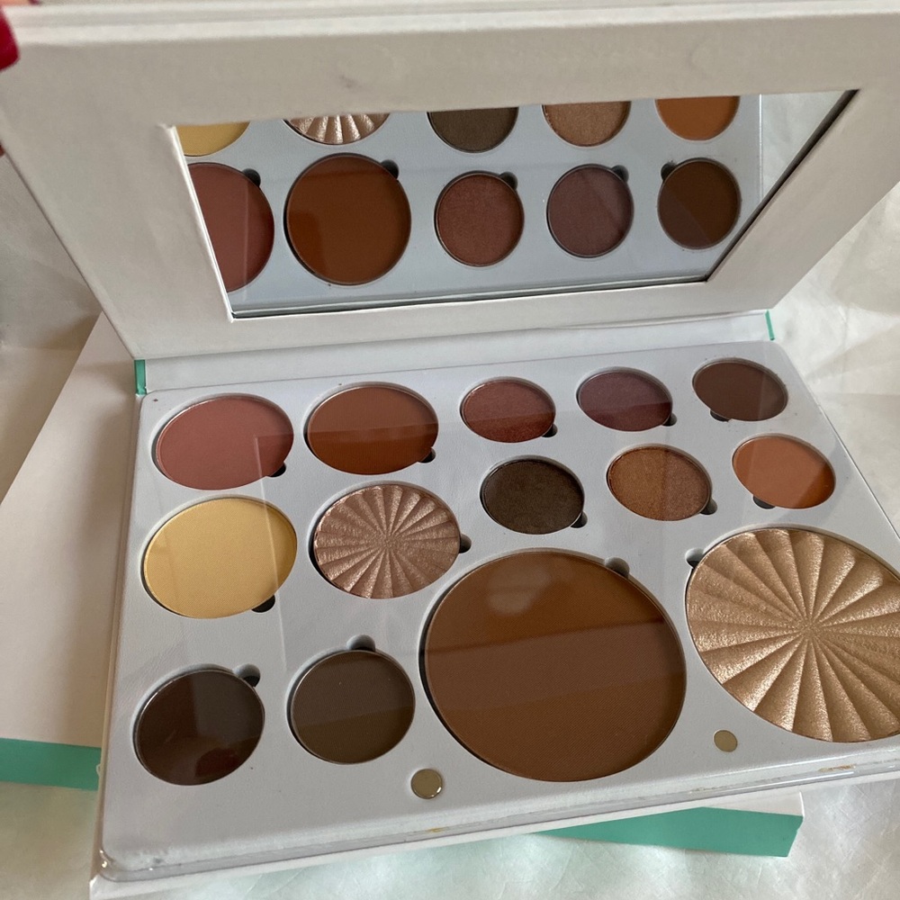 OFRA Pro Palette BoHo $99 BNIB Eyeshadow Blush Highlighter Bronzer